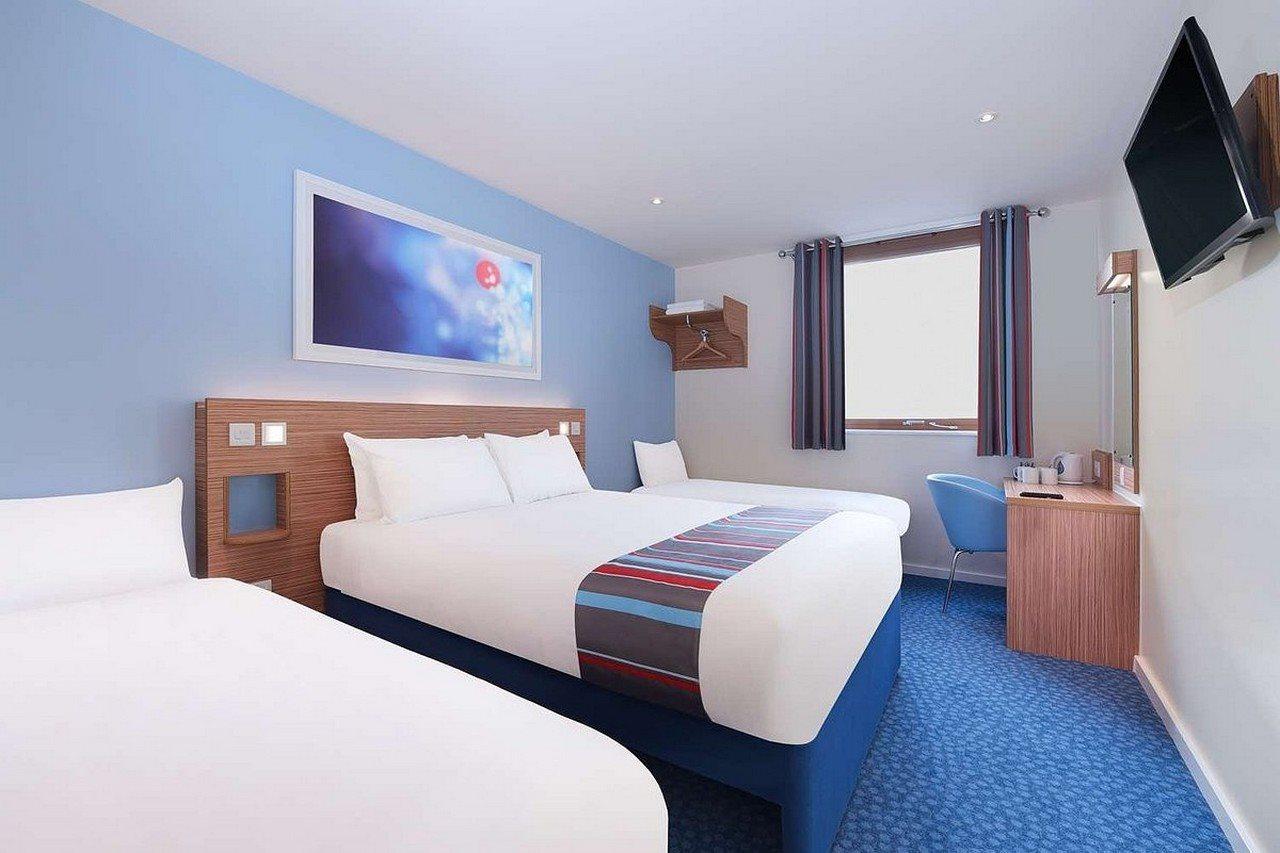 Travelodge Харлоу Экстерьер фото