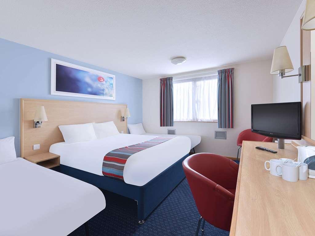 Travelodge Харлоу Номер фото